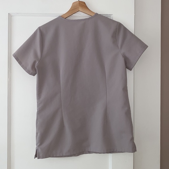Figs Slate (sold out color) size x-small Casma 3 pocket scrub top. - Picture 6 of 8
